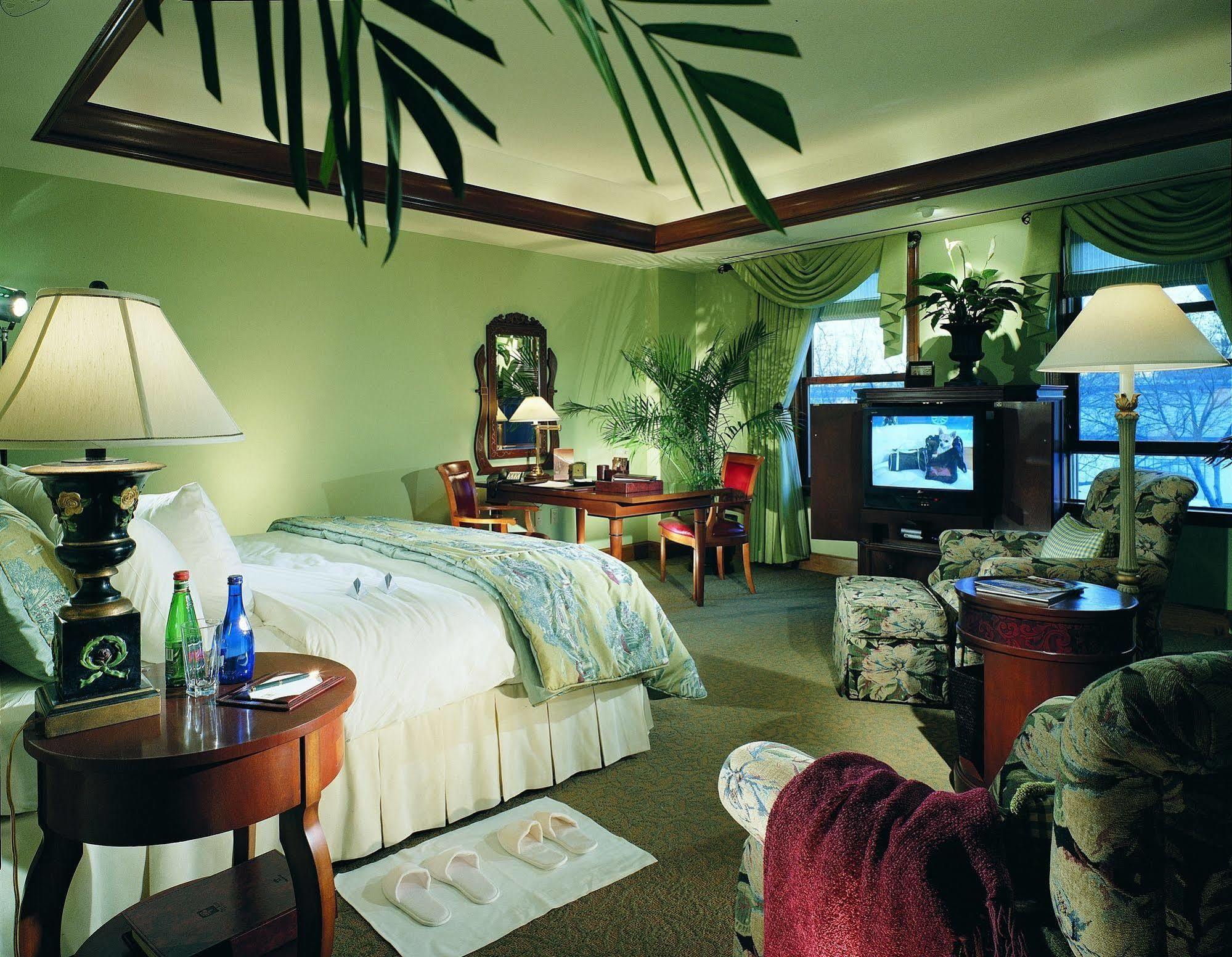 The Rose Hotel Pleasanton Room photo